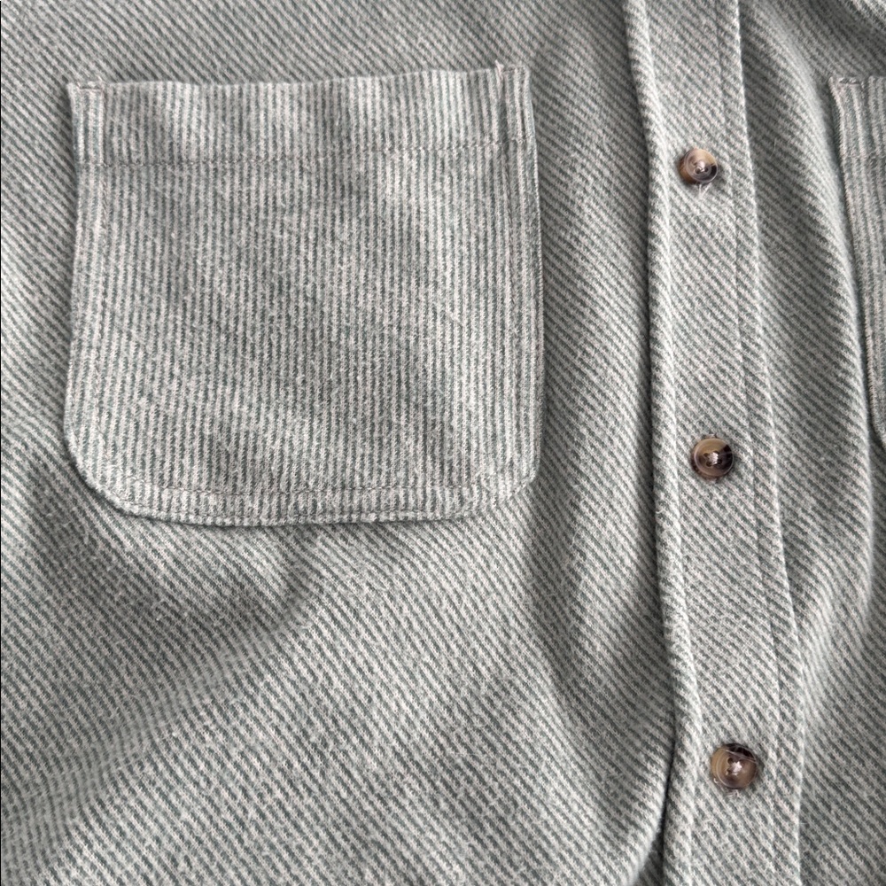 Great condition button down - Picture 5 of 7
